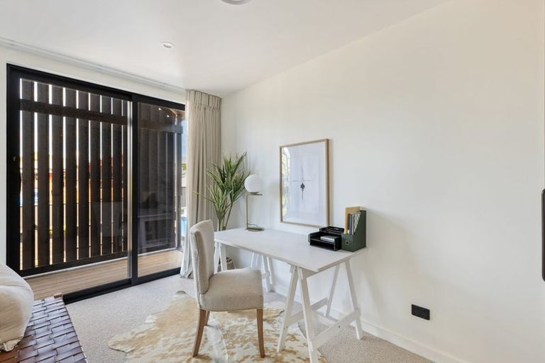 Photo of property in 10a Whiteley Street, Moturoa, New Plymouth, 4310