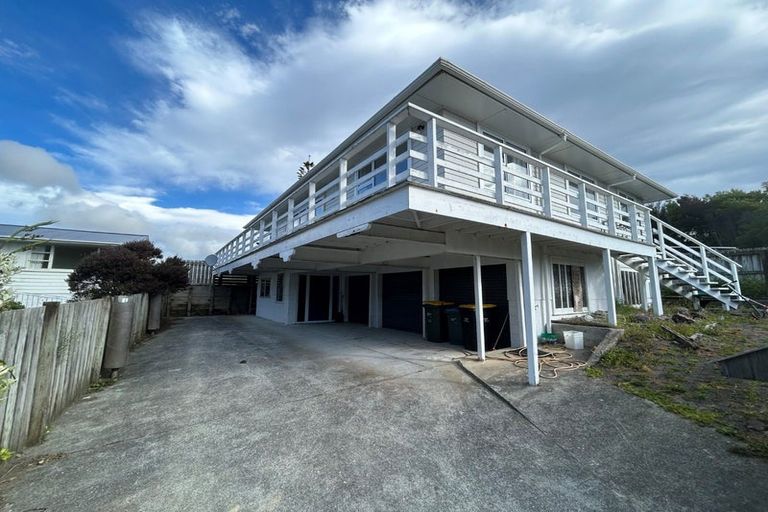 Photo of property in 29 Tirowhanga Road, Paremata, Porirua, 5024
