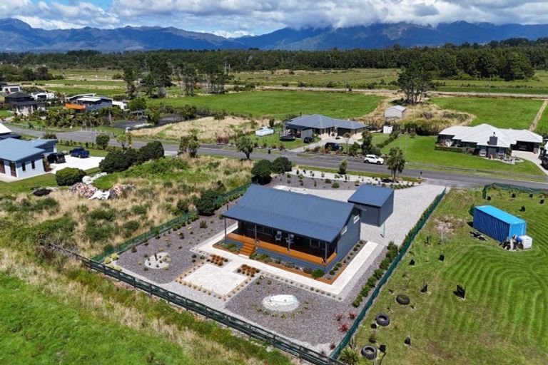 Photo of property in 22 Elley Drive, Carters Beach, Westport, 7825