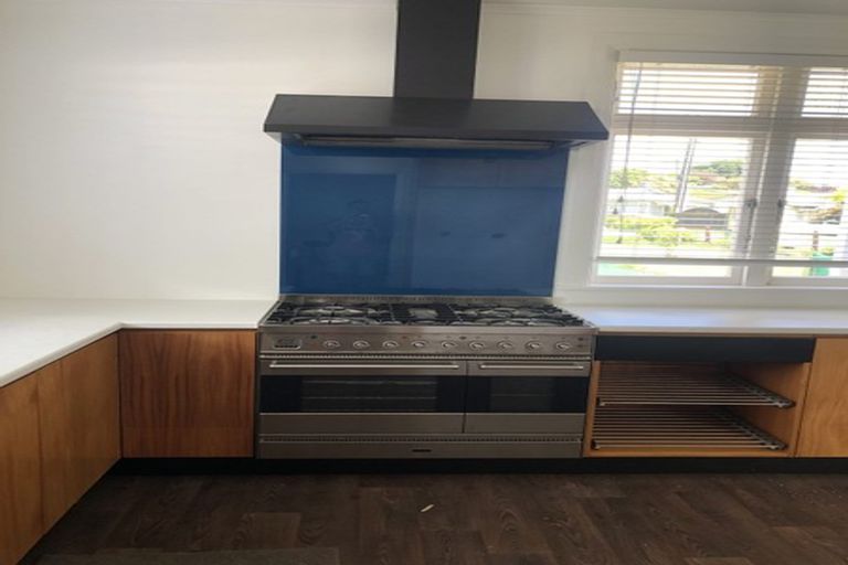 Photo of property in 40 Awaroa Road, Helensville, 0800