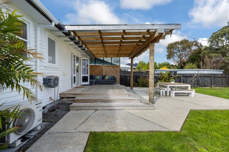 Photo of property in 2 Coleman Street, Paraparaumu, 5032