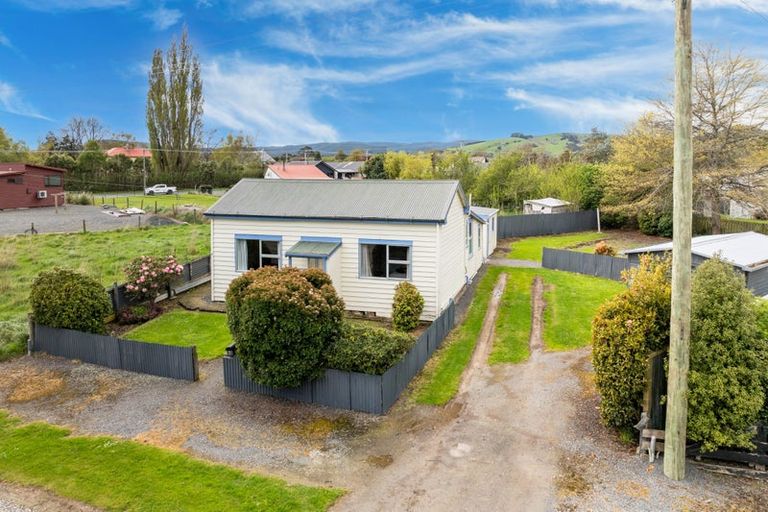 Photo of property in 4 Scott Street, Milton, 9220