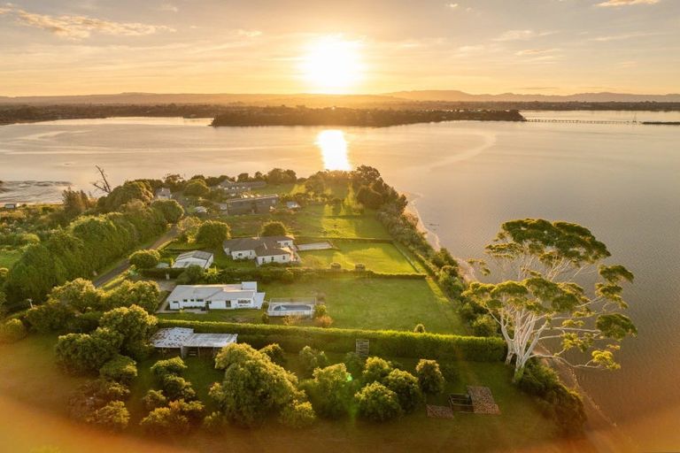 Photo of property in 202 Ranginui Road, Welcome Bay, Tauranga, 3175