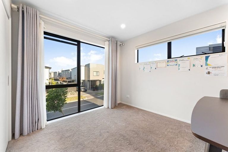 Photo of property in 15 Waterlily Street, Hobsonville, Auckland, 0616