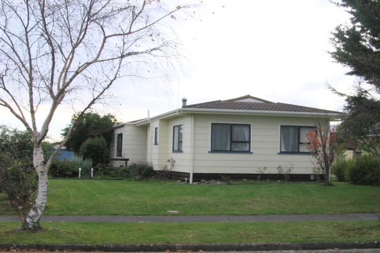 Photo of property in 24 Kanawa Street, Waikanae, 5036