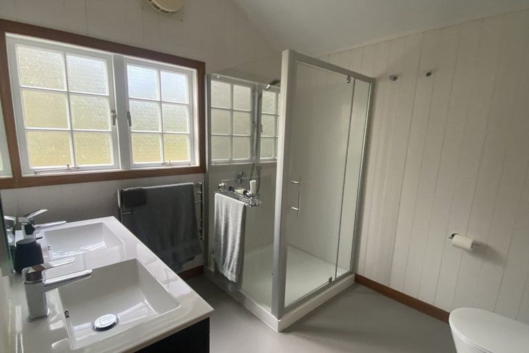 Photo of property in 105 Takahe Road, Titirangi, Auckland, 0604