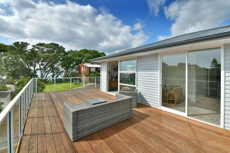 Photo of property in 877 Whangaparaoa Road, Manly, Whangaparaoa, 0930