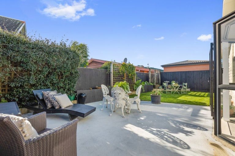 Photo of property in 273/1 Mangorei Road, Merrilands, New Plymouth, 4312