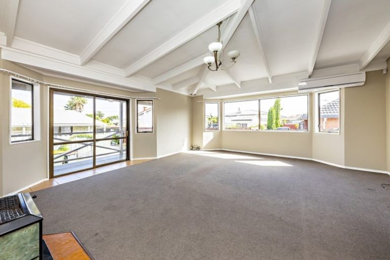 Photo of property in 2/79 Victoria Road, Papatoetoe, Auckland, 2025