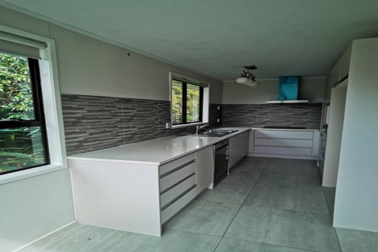 Photo of property in 35 Nile Road, Kelston, Auckland, 0602