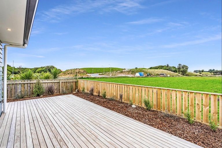 Photo of property in 3 Tapuhikura Street, Waikanae, 5036