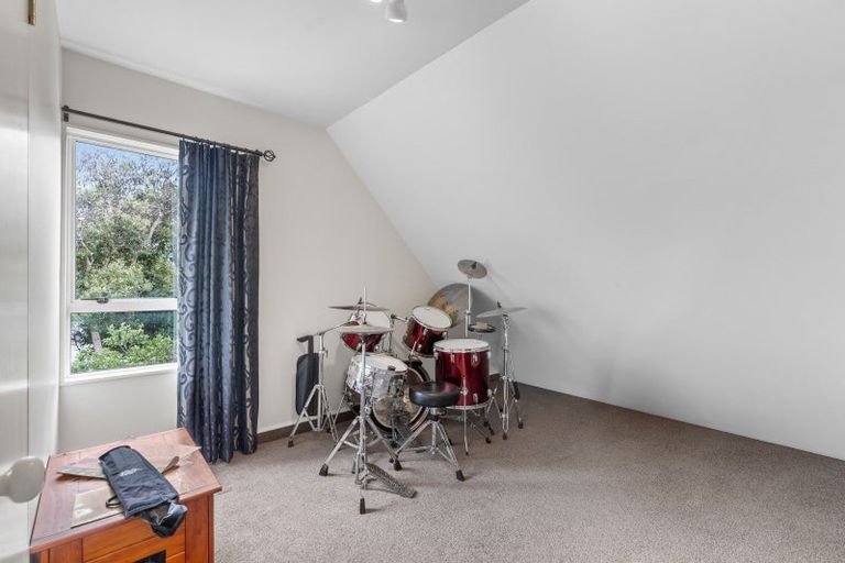 Photo of property in 1 Hadleigh Court, Paraparaumu, 5032