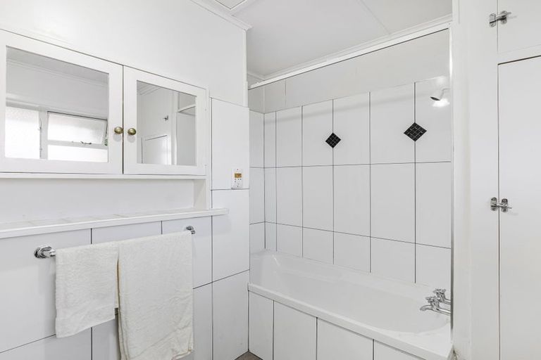 Photo of property in 196 Dyers Pass Road, Cashmere, Christchurch, 8022