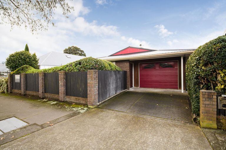 Photo of property in 311a Fitzherbert Avenue, West End, Palmerston North, 4410