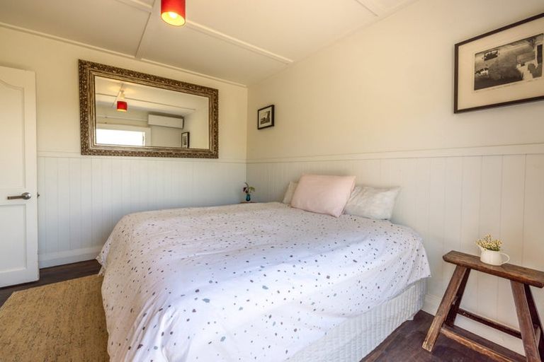 Photo of property in 70 Queens Drive, Oneroa, Waiheke Island, 1081