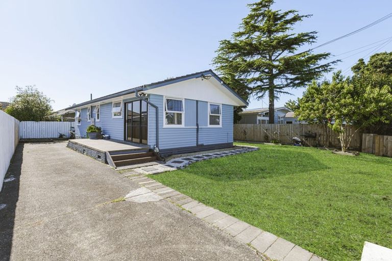 Photo of property in 1/56 Greenhaven Avenue, Opaheke, Papakura, 2113