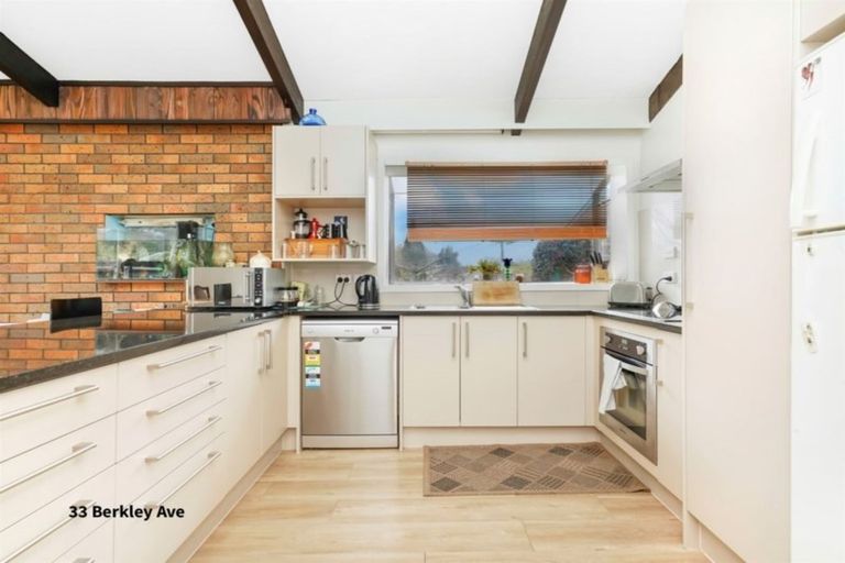 Photo of property in 33 Berkley Avenue, Hillcrest, Hamilton, 3216