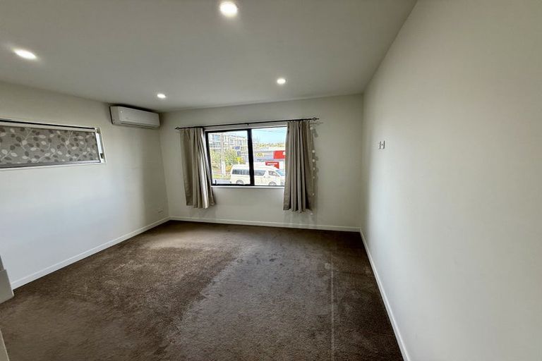 Photo of property in 1/4017 Great North Road, Glen Eden, Auckland, 0602