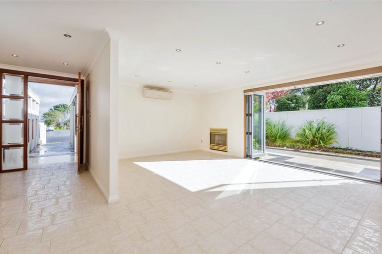 Photo of property in 15 Fordyce Avenue, Sunnyhills, Auckland, 2010