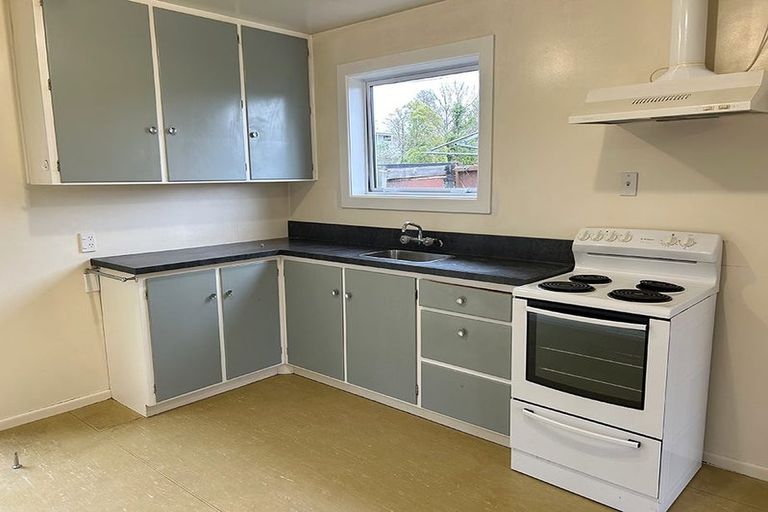 Photo of property in 1/490 Barbadoes Street, Edgeware, Christchurch, 8013