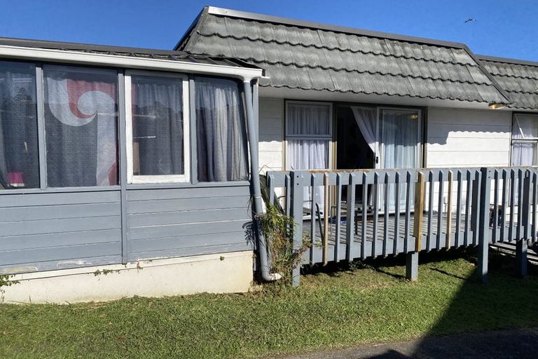 Photo of property in 1/9 Vina Place, Massey, Auckland, 0614