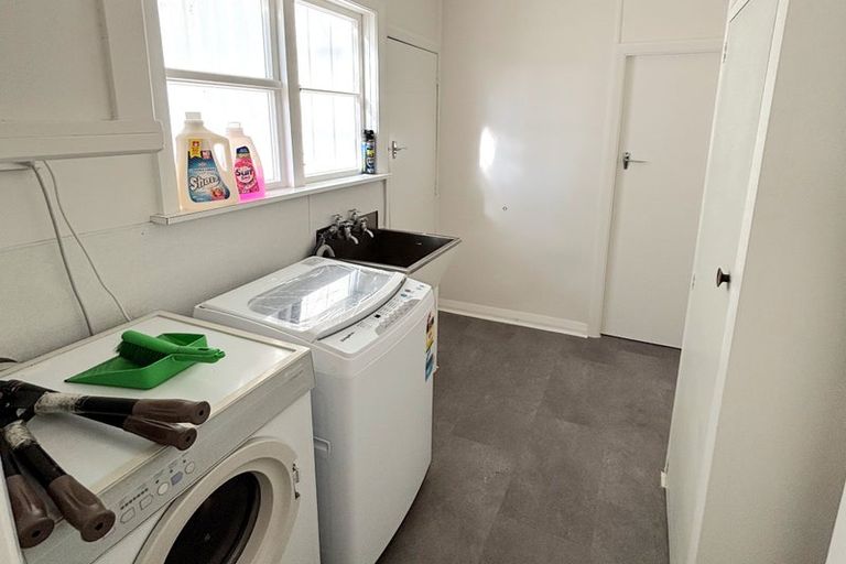 Photo of property in 49 Sheffield Street, Awapuni, Palmerston North, 4412