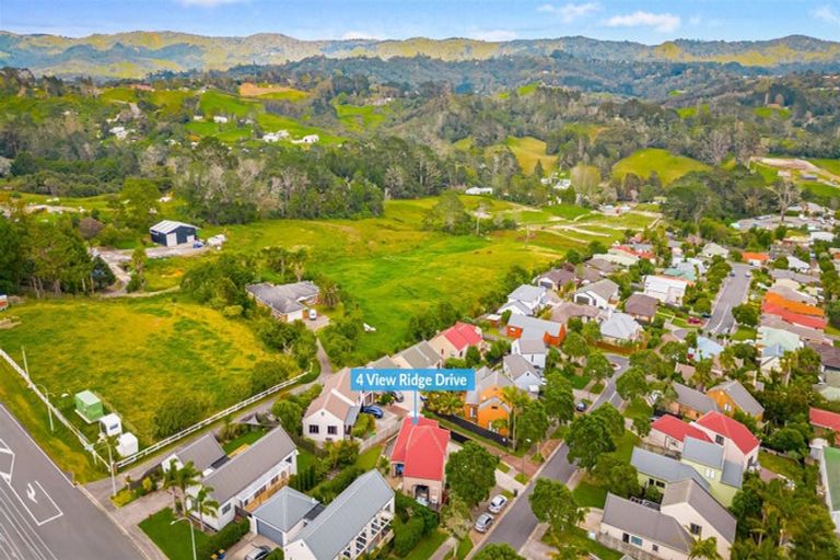 Photo of property in 4 View Ridge Drive, Ranui, Auckland, 0612
