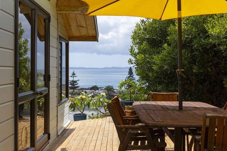 Photo of property in 46 Stratford Drive, Cable Bay, 0420