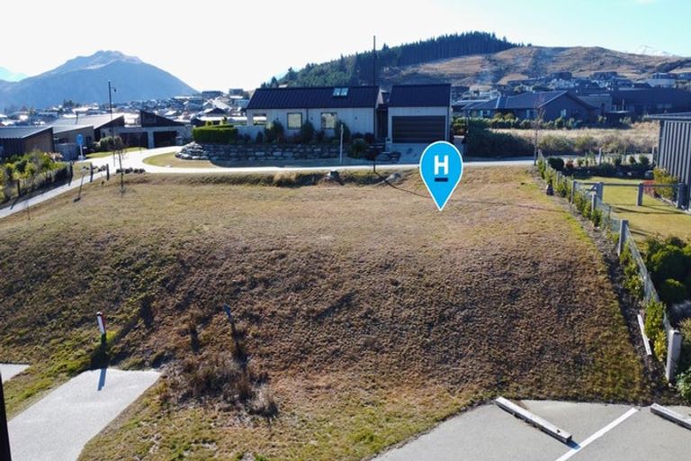 Photo of property in 10 Tuke Lane, Wanaka, 9305