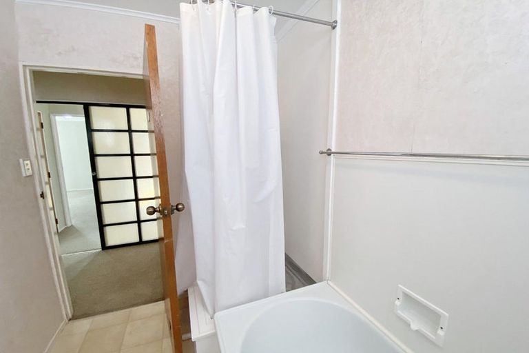 Photo of property in 4/126 Astley Avenue, New Lynn, Auckland, 0600