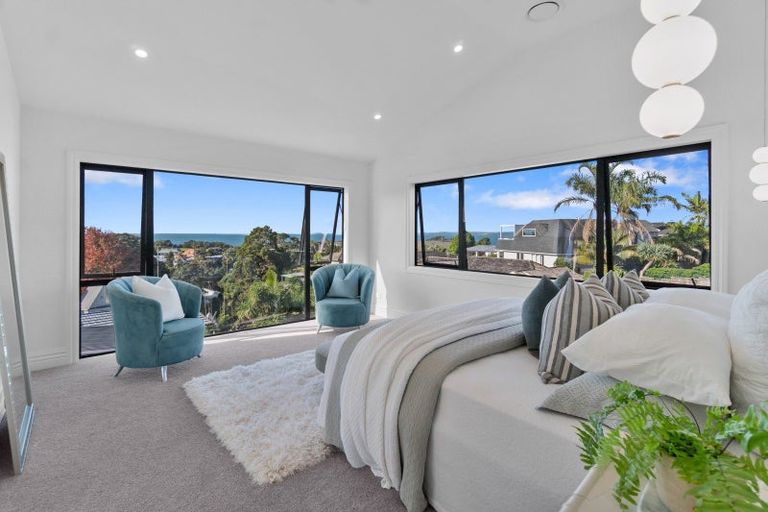 Photo of property in 2/21 Eastcliffe Road, Castor Bay, Auckland, 0620