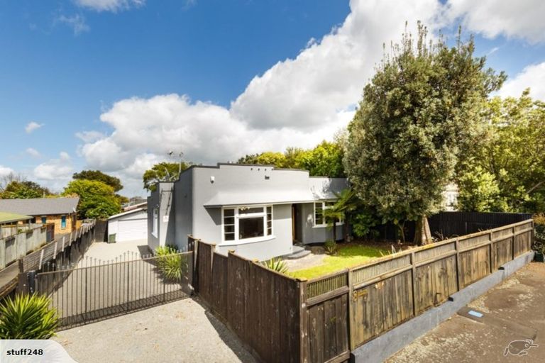 Photo of property in 8 Stewart Crescent, Hokowhitu, Palmerston North, 4410
