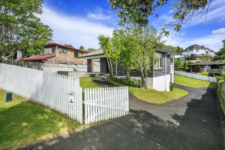 Photo of property in 6 Chedworth Drive, Glenfield, Auckland, 0629