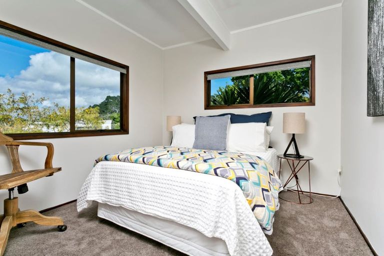 Photo of property in 1/17 Telephone Road, Birkenhead, Auckland, 0626