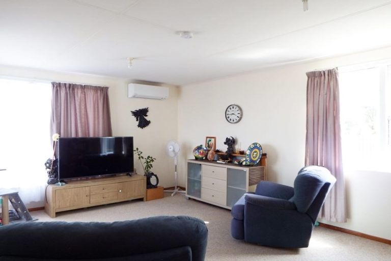 Photo of property in 5 Fergusson Street, Marton, 4710