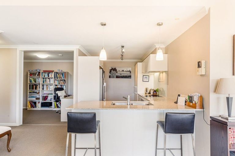 Photo of property in 33 Parkside Drive, Orewa, 0931