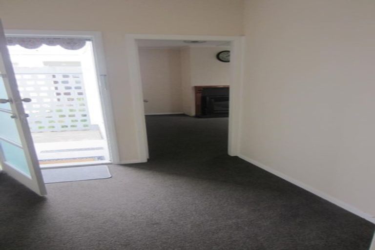Photo of property in 28 Davidson Crescent, Tawa, Wellington, 5028