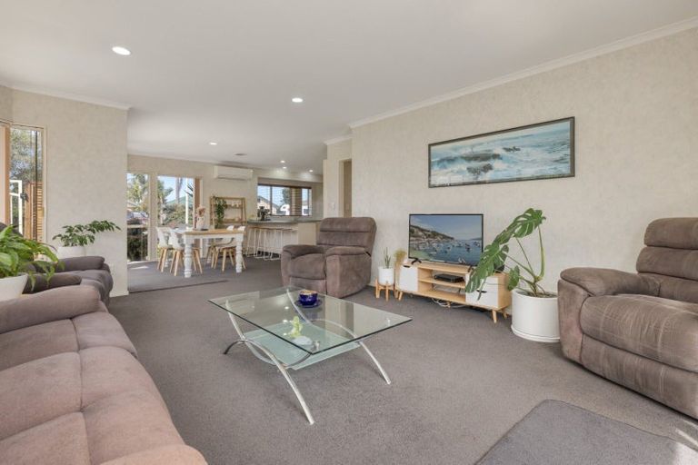 Photo of property in 16 Sandhurst Drive, Papamoa Beach, Papamoa, 3118
