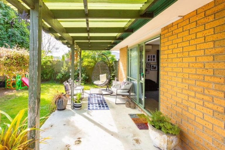 Photo of property in 2/19 Thistledown Place, Woolston, Christchurch, 8062