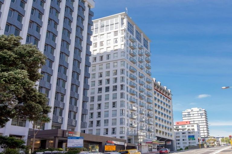 Photo of property in Terrace Heights Apartments, 8a/163 The Terrace, Wellington Central, Wellington, 6011