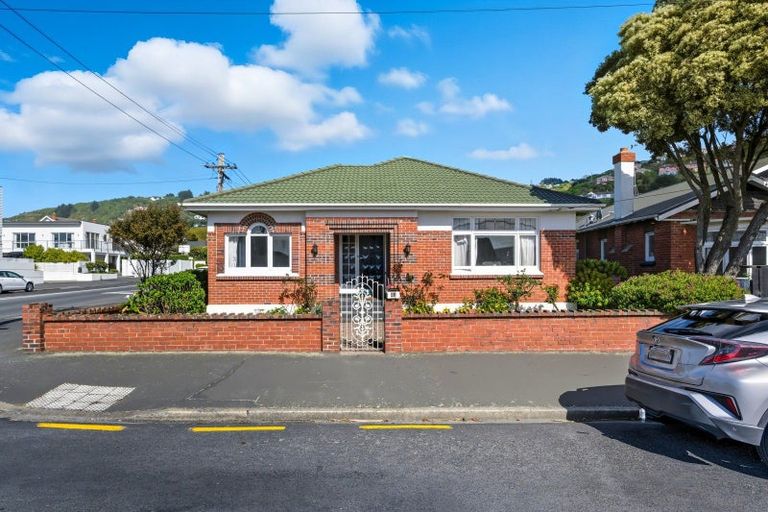 Photo of property in 31 Beach Street, Saint Clair, Dunedin, 9012