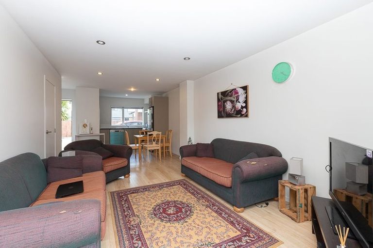 Photo of property in 2/4 Littler Place, Hamilton East, Hamilton, 3216