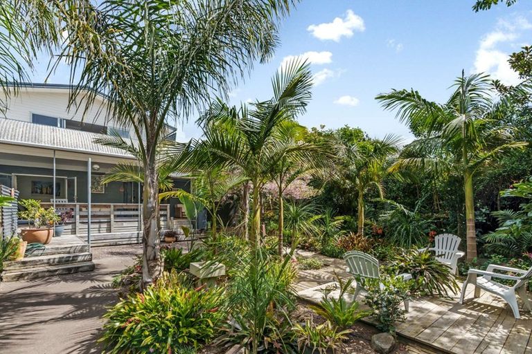 Photo of property in 1197 Papamoa Beach Road, Papamoa Beach, Papamoa, 3118