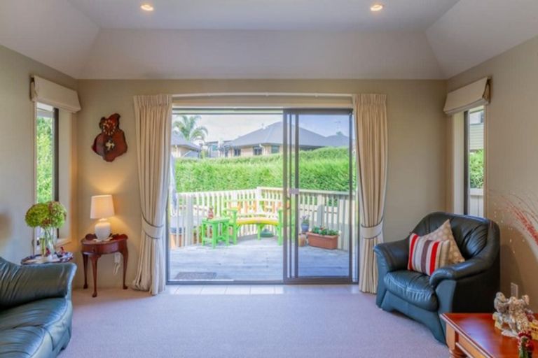 Photo of property in 6 Coleraine Drive, Rototuna, Hamilton, 3210