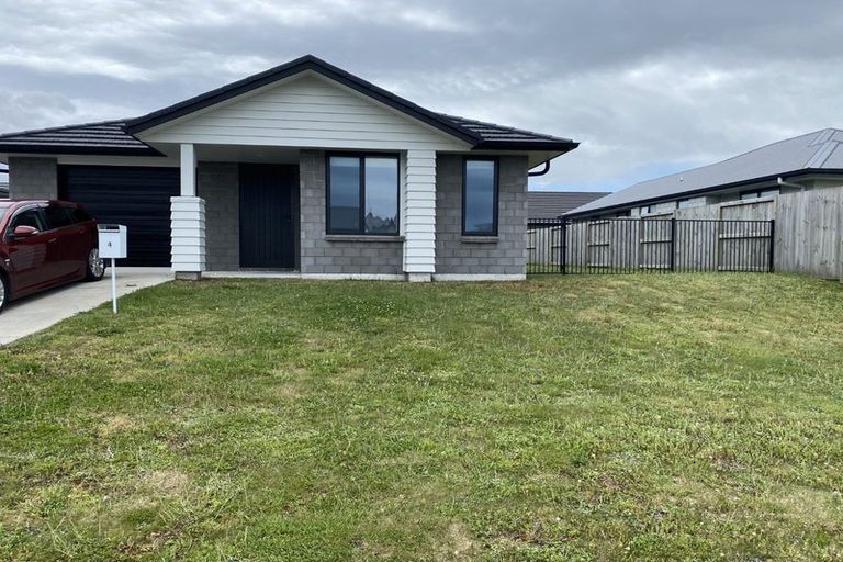 Photo of property in 4 Komata Crescent, Papamoa Beach, Papamoa, 3118
