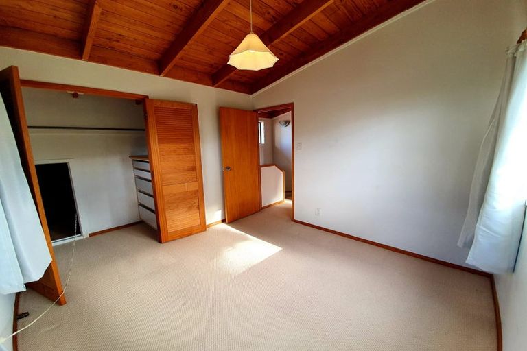 Photo of property in 1/13 Target Road, Totara Vale, Auckland, 0629
