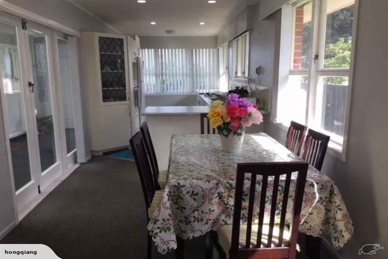 Photo of property in 6 Sexton Place, Manurewa East, Auckland, 2102