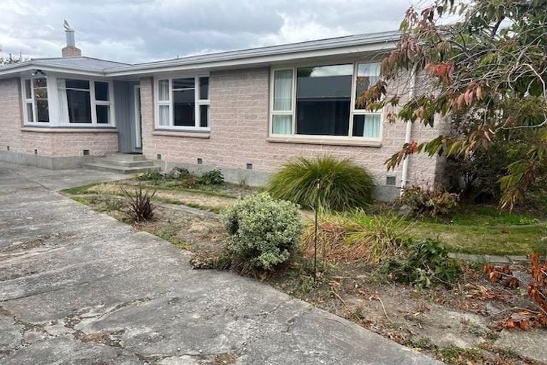 Photo of property in 38 Cutts Road, Russley, Christchurch, 8042