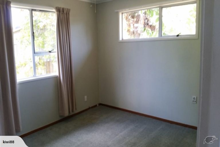 Photo of property in 32 Pipitea Place, Massey, Auckland, 0614