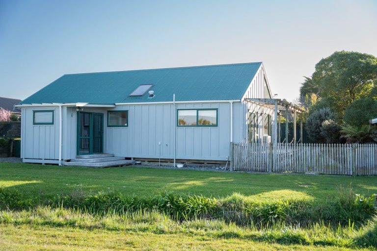 Photo of property in 5 Fabrin Street, Foxton Beach, Foxton, 4815